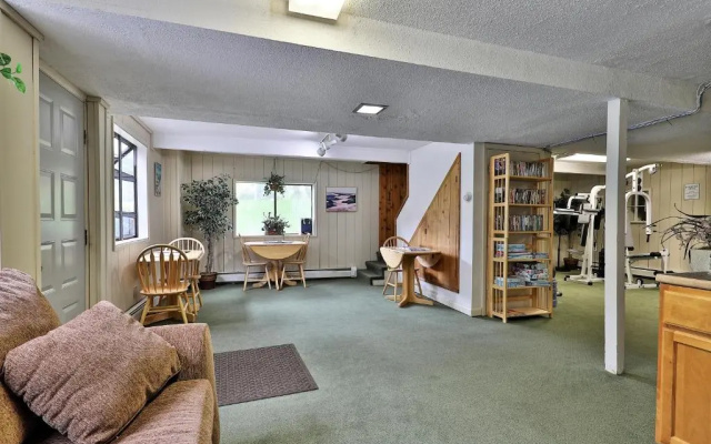 photo 5 of Cedarbrook Queen Suite 103