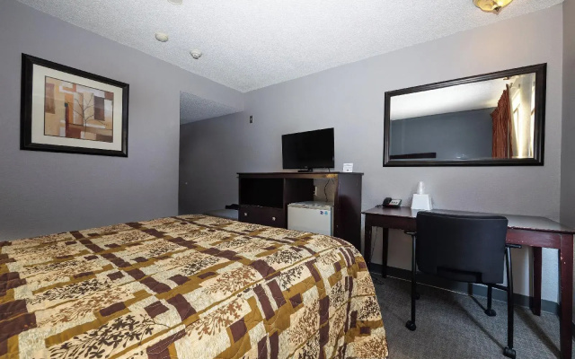 photo 3 of Economy Inn Auburn