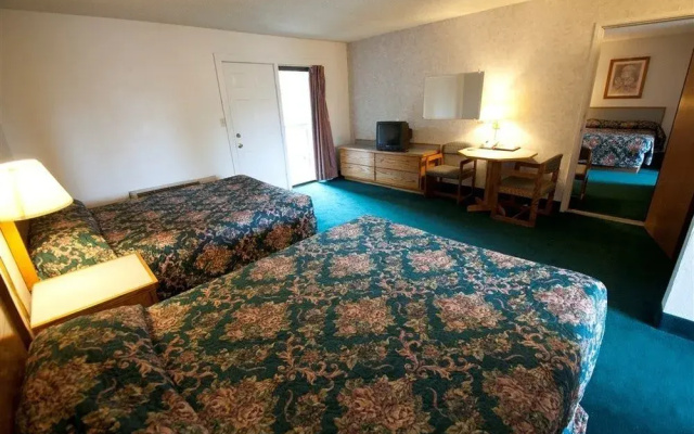 photo 5 of Cedarwood Inn of Ashland