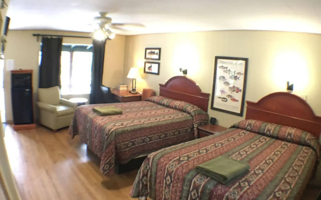 photo 4 of CedarWood Inn