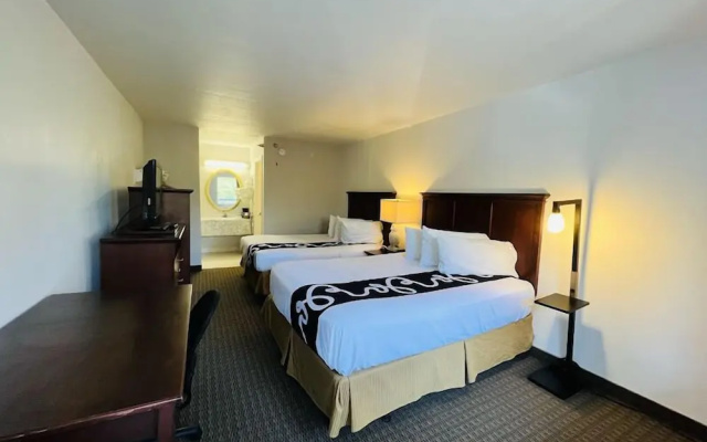 photo 4 of Celebrity Inn