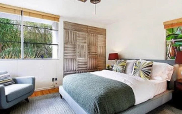 photo 3 of Celebrity Streamline Modern Three-bedroom House