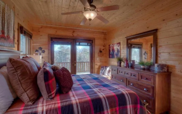 photo 2 of Celtic Weaver Lodge by Escape to Blue Ridge