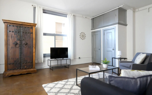 photo 5 of Central 1Br in Dtla by Sonder
