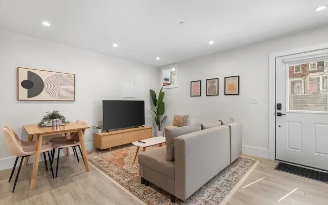 photo 2 of Central 2 br City Sanctuary Commuter friendly