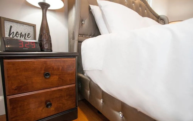 photo 5 of Central Boston 5 Bed 2 Bath North End-sleeps 10