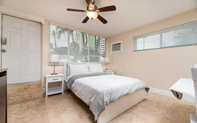 photo 3 of Central Fort Lauderdale Beach With Free Parking 1