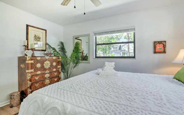 photo 4 of Central Gulfport Home < 1 Mi to the Beach!