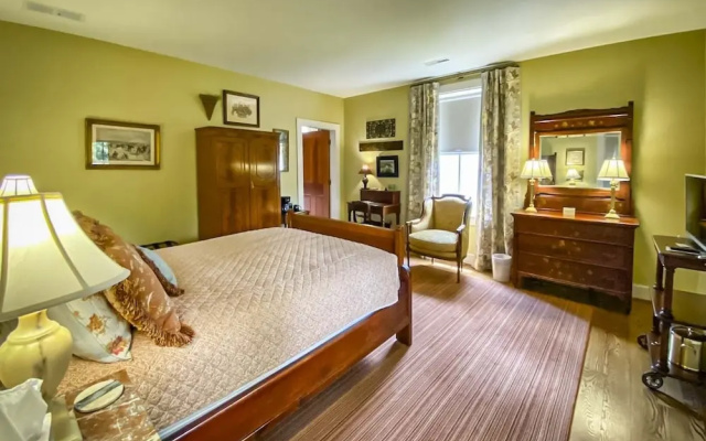 photo 3 of Central Hotel