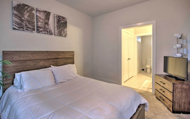 photo 4 of Central Houston Townhouse - 1 Mi to Downtown!