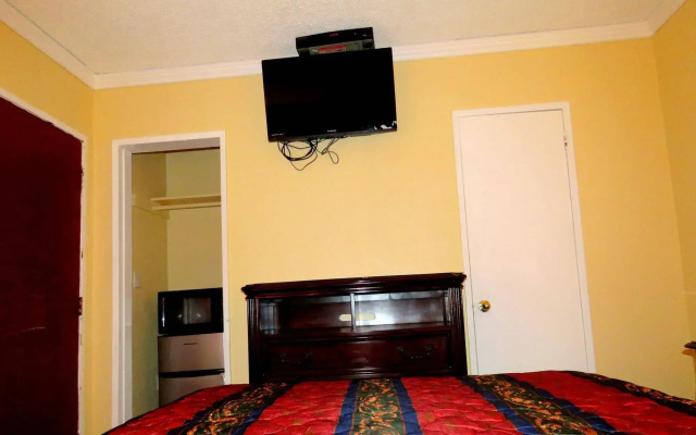 photo 4 of Central Inn Motel