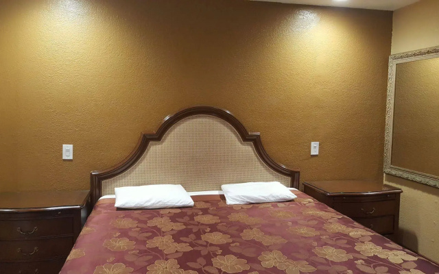photo 5 of Central Inn Motel on 41 Street