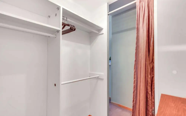 photo 4 of Central West End Condo < 1 Mi to Forest Park!