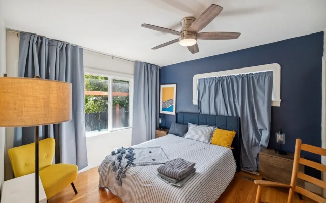 photo 5 of Centrally Located 2 Bedrooms Walkable 2 Duplex by Redawning