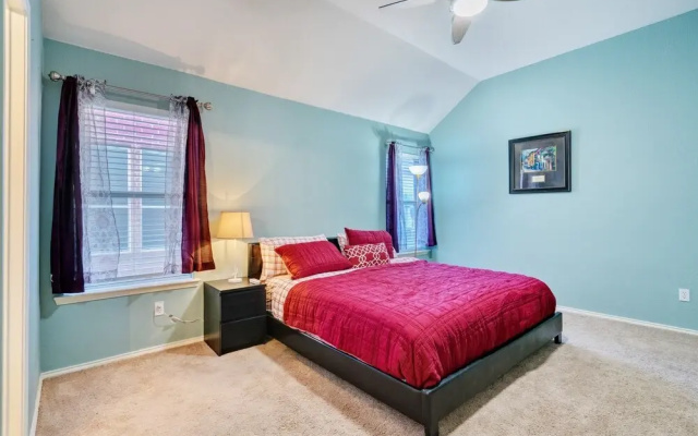 photo 3 of Centrally Located 3-bedroom and 2-bath The Colony Home With Great North Dallas Access 3 Home by Redawning