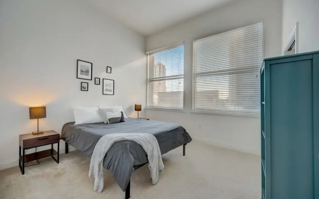 photo 3 of FRONTDESK Penn Street Tower Apts Downtown Indy
