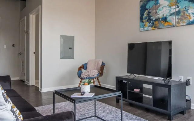 photo 3 of FRONTDESK 915 Broadway Apts Downtown Kansas City