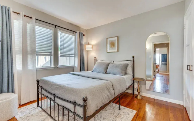 photo 2 of Centrally Located Burbank Duplex Near Hollywood!
