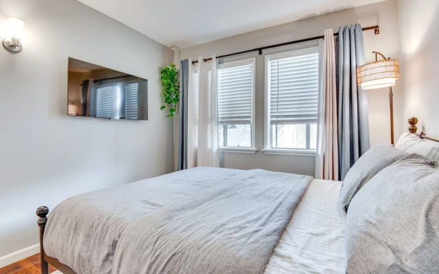 photo 5 of Centrally Located Burbank Duplex Near Hollywood!