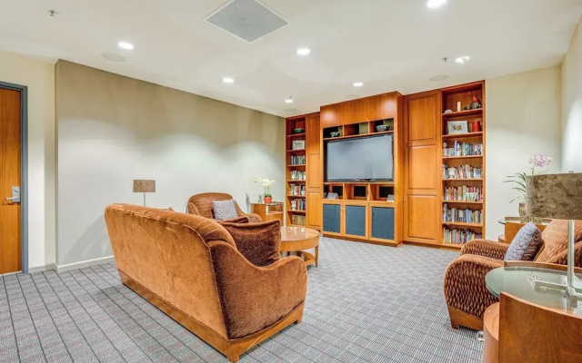photo 2 of Luxe Condo w/ Private Patio & Perks in Emeryville!