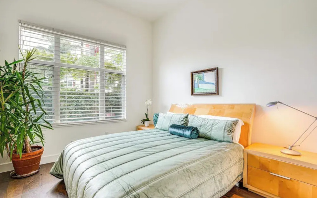 photo 3 of Luxe Condo w/ Private Patio & Perks in Emeryville!