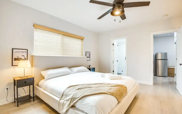 photo 2 of Centrally Located Los Angeles Home w/ Courtyard