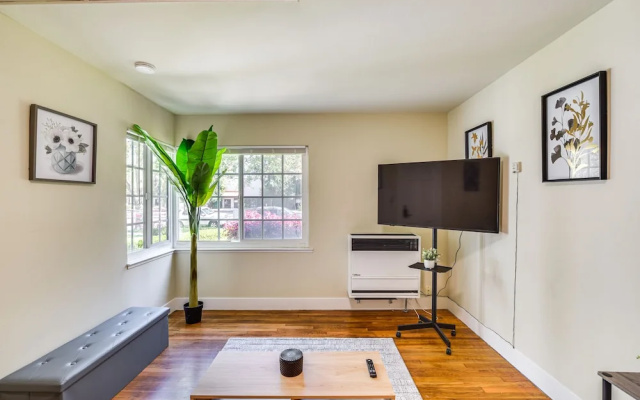 photo 3 of Centrally Located San Jose Condo: 2 Mi to Downtown