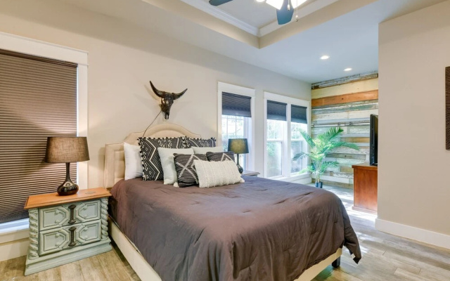 photo 5 of Centrally Located Stunning 3BR 2BA Near Downtown