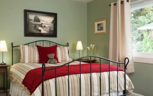 photo 2 of Chambered Nautilus Bed and Breakfast Inn
