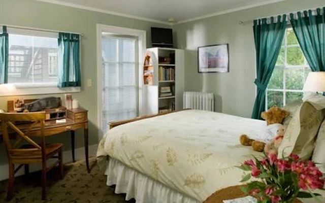 photo 3 of Chambered Nautilus Bed and Breakfast Inn