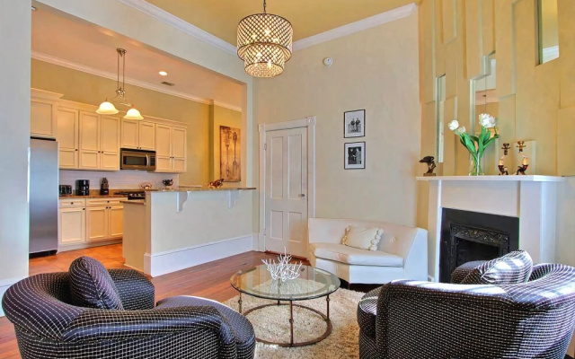 photo 3 of Champagne Suite
