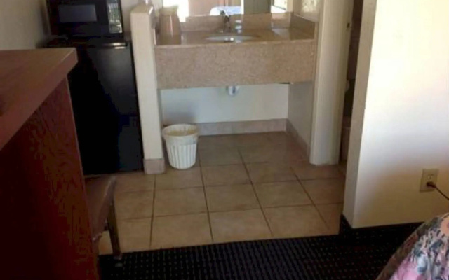photo 3 of Chandler Inn