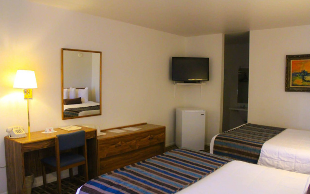 photo 5 of Chaparral Motor Inn