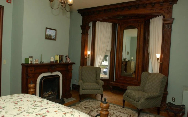 photo 2 of Chapin Park Bed & Breakfast