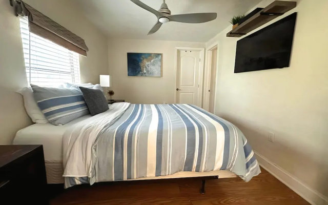 photo 5 of Charming 1940 Waterfront 2br-2ba Condo 2 Bedroom Condo by RedAwning
