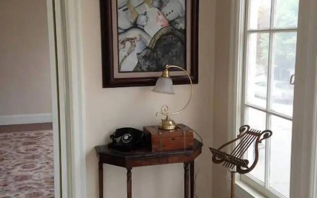 photo 2 of Charming 2 bdrm Dolores Heights Apt