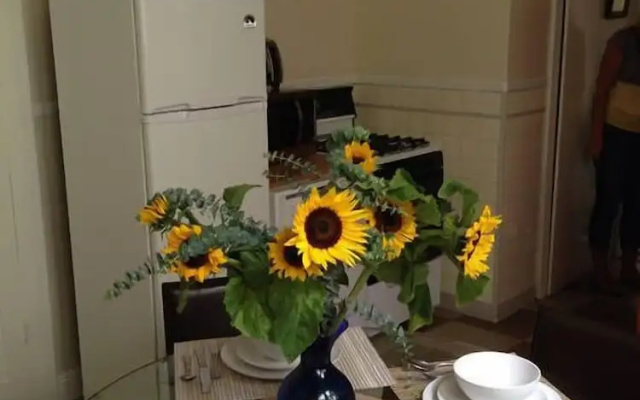 photo 5 of Charming 2 bdrm Dolores Heights Apt
