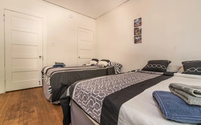 photo 2 of Charming 2bed House in Koreatown