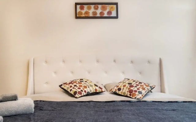 photo 5 of Charming 2bed House in Koreatown
