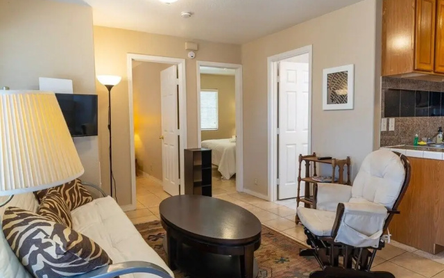 photo 3 of Charming 2-bedroom in East Palo Alto