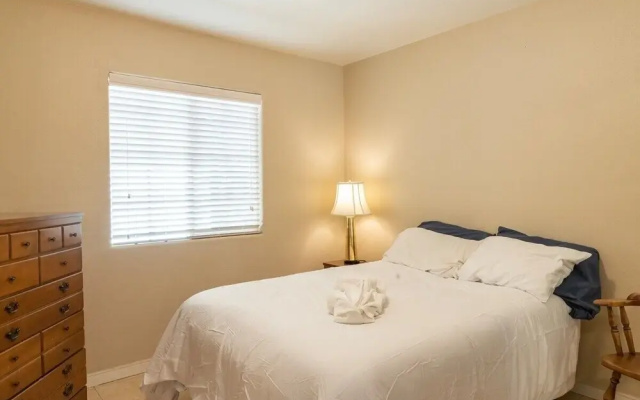 photo 4 of Charming 2-bedroom in East Palo Alto