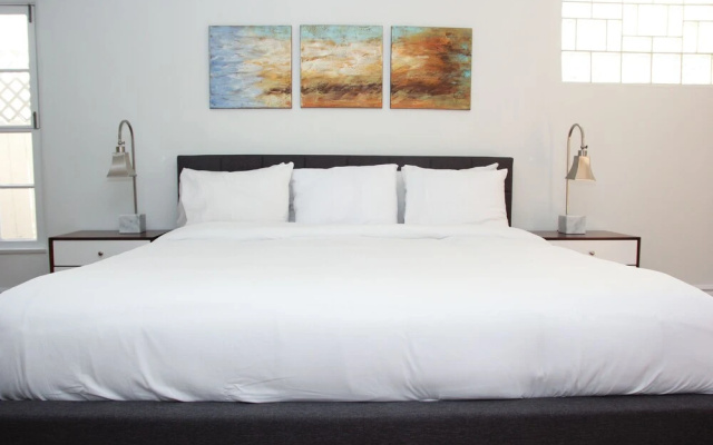 photo 2 of Charming 2BR near Beverly Hills by Sonder