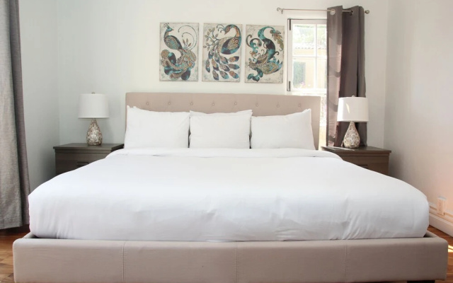 photo 4 of Charming 2BR near Beverly Hills by Sonder