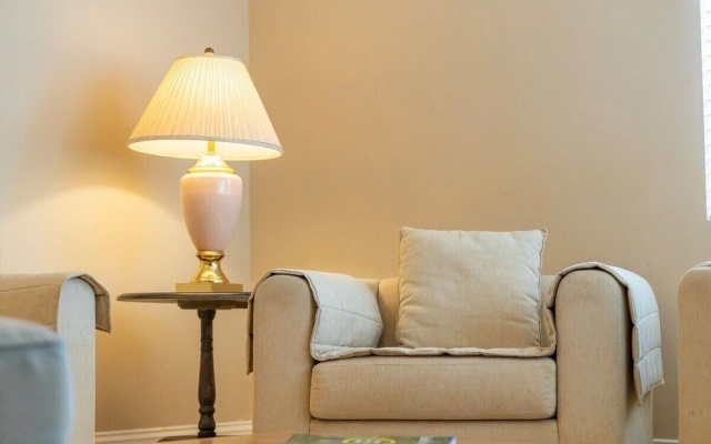 photo 3 of Charming 3-bedroom in East Palo Alto
