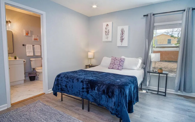 photo 4 of Charming 3BR 1BA Close to Vibrant Downtown