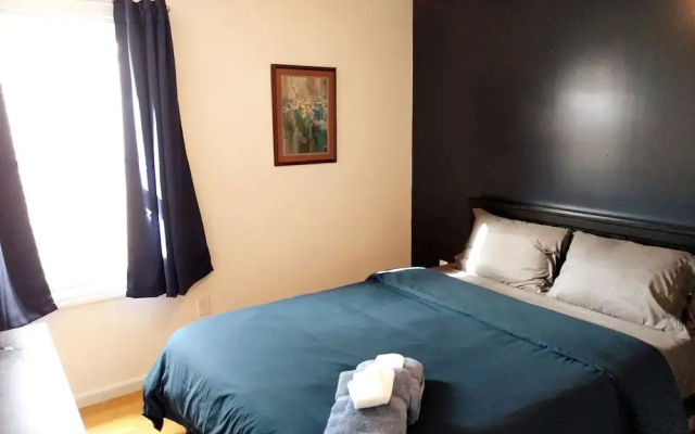 photo 2 of Charming 3br Apt, Only 20 Minutes To Time Square! 3 Bedroom Apts