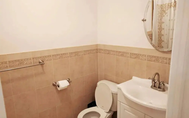 photo 5 of Charming 3br Apt, Only 20 Minutes To Time Square! 3 Bedroom Apts