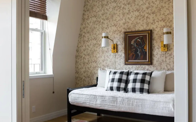 photo 4 of Charming 3BR in Back Bay by Sonder