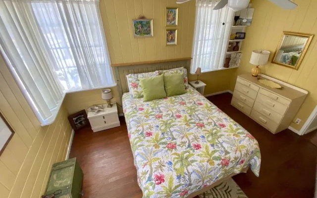 photo 2 of 110 31st St 2 Bedroom Cottage by RedAwning