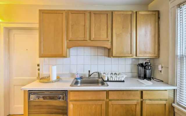 photo 2 of Charming Albany Retreat ~ 3 Mi to Downtown!